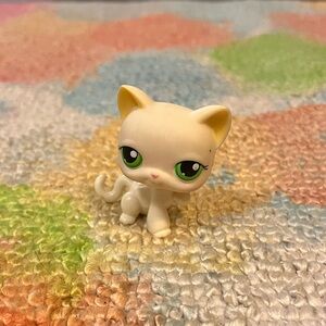 Authentic Littlest Pet Shop LPS Shorthair Cat #98 White Green Eyes